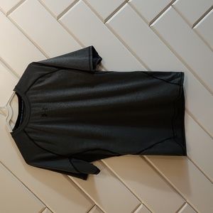 UA compression tee XL
